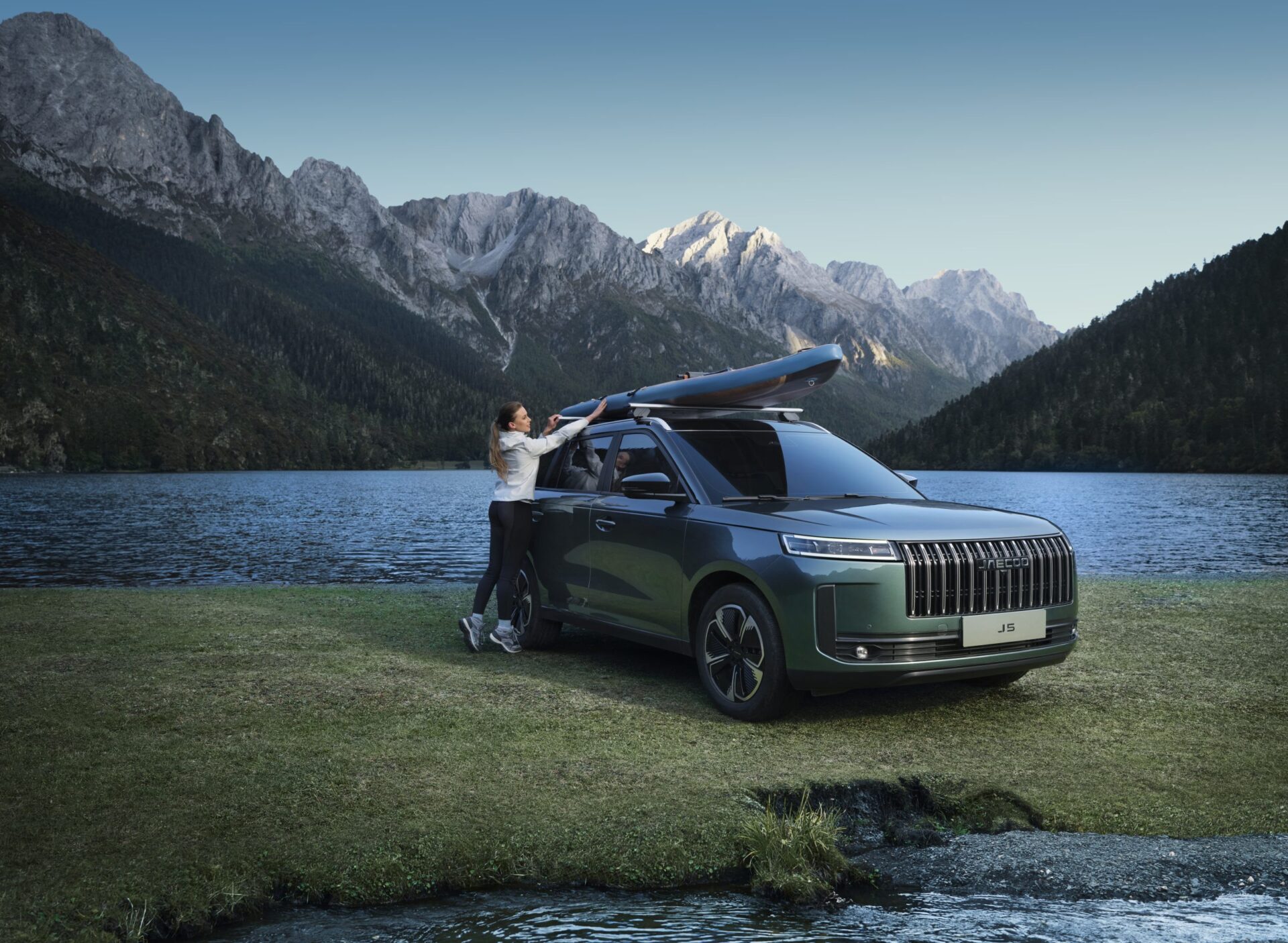 Travel-abroad-paddle-board-旅居生态-浆板-scaled